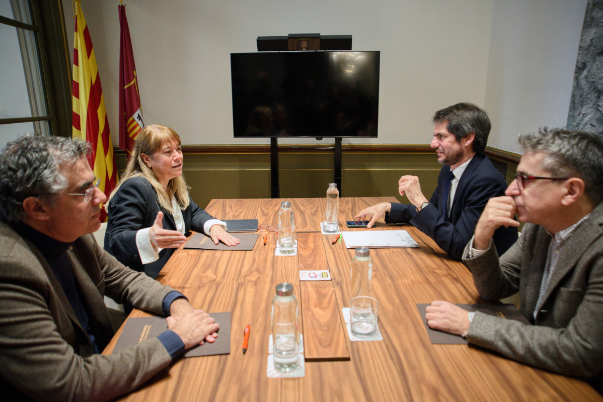 Arxiu - La consellera de Cultura de la Generalitat de Catalunya, Natàlia Garriga, durant una reunió amb el ministre de Cultura, Ernest Urtasun (2d), a la seu de la conselleria, a 12 de gener de 2024, a Barcelona, Catalunya (Espanya) ).