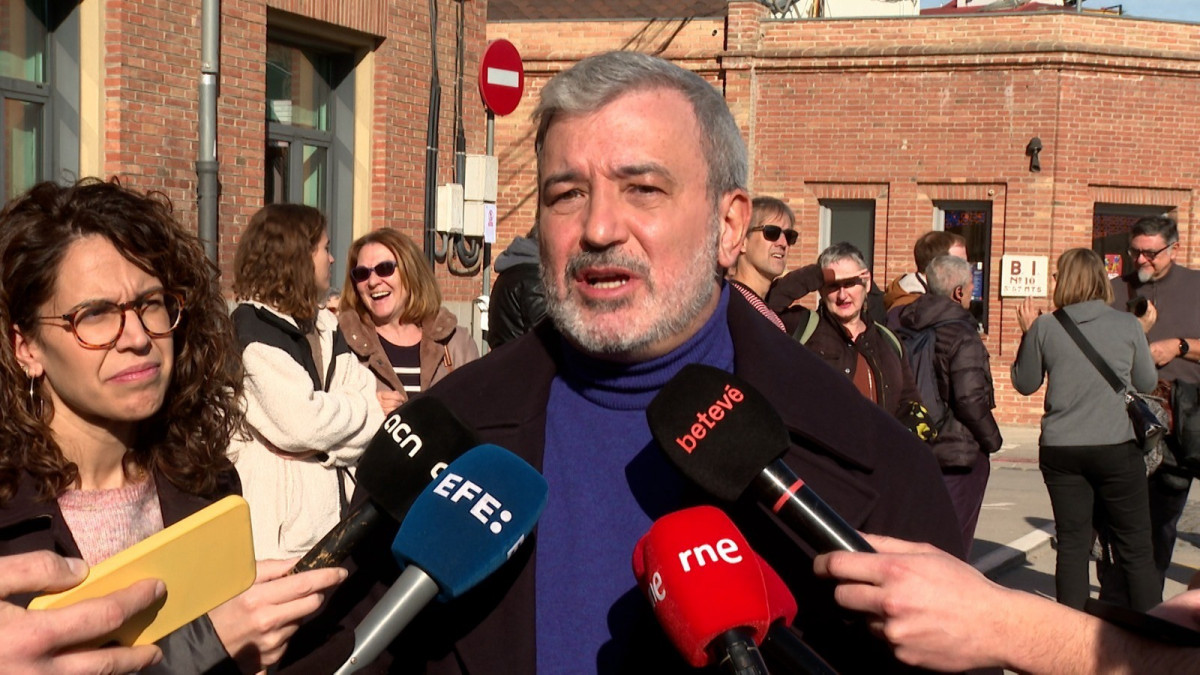 L'alcalde de Barcelona, Jaume Collboni, abans del centenari de la cavalcada dels Tres Tombs de Sant Andreu