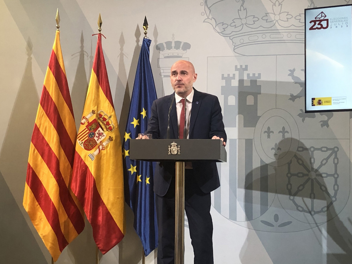 Arxiu - El delegat del Govern a Catalunya, Carlos Prieto, en una roda de premsa