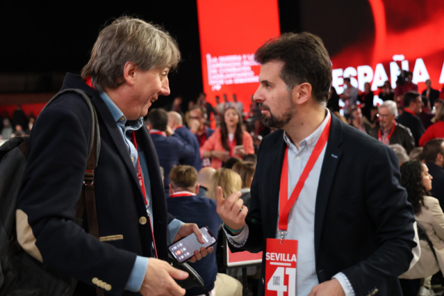 Tudanca i Martínez durant el Congrés Federal del PSOE celebrat al novembre a Sevilla