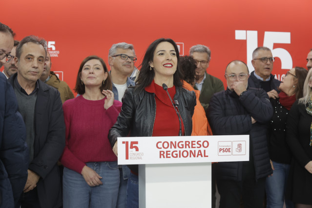 La candidata Esther Gutiérrez durant l'acte en què s'han donat a conèixer els resultats de les eleccions primàries per elegir secretari general del PSOE d'Extremadura