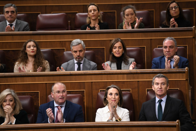 Arxiu - (I-D) El portaveu del PP al Congrés, Miguel Tellado; la secretària general del PP, Cuca Gamarra i el president del PP, Alberto Núñez Feijóo, durant una sessió de control al Govern al Congrés dels Diputats, a 11 de desembre de 202