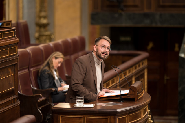 Arxiu - El diputat de Compromís, Alberto Ibáñez, durant una sessió plenària, al Congrés dels Diputats, a 26 de novembre de 2024, a Madrid (Espanya).