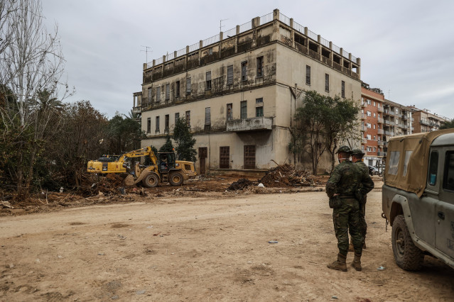 Arxiu - Militars treballant a la DANA, a 12 de desembre de 2024, a Paiporta, València, Comunitat Valenciana (Espanya).