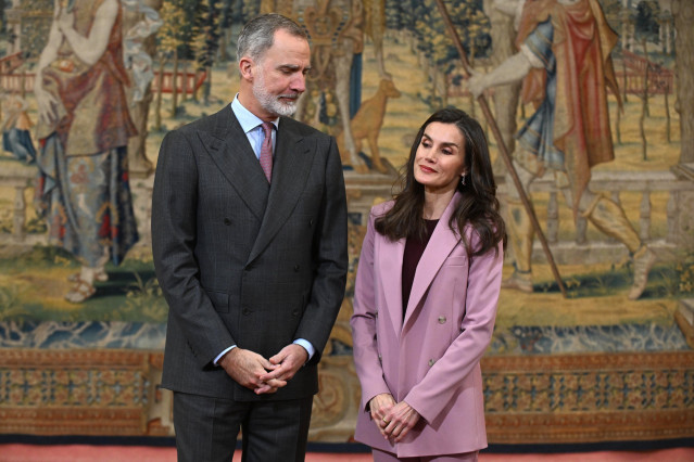 El Rei Felip i la Reina Letizia durant la reunió anual del Patronat Institut Cervantes celebrada al Palau Reial del Pardo, a 05 de febrer de 2025, a Madrid (Espanya).