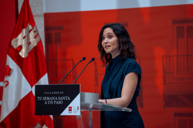 La presidenta de la Comunidad de Madrid, Isabel Díaz Ayuso, interviene durante el pregón de la Semana Santa de Valladolid, en la Real Casa de Correos, a 18 de febrero de 2025, en Madrid (España).