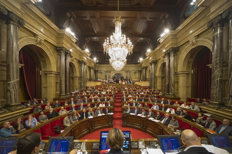 Parlament 13