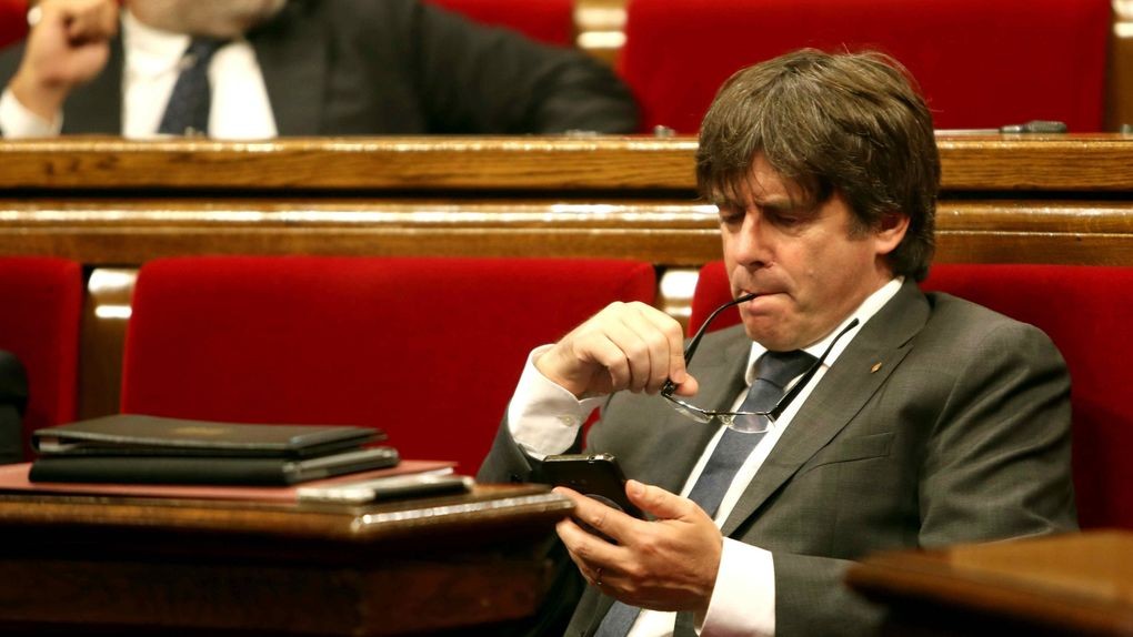 Puigdemont Parlament mòbil