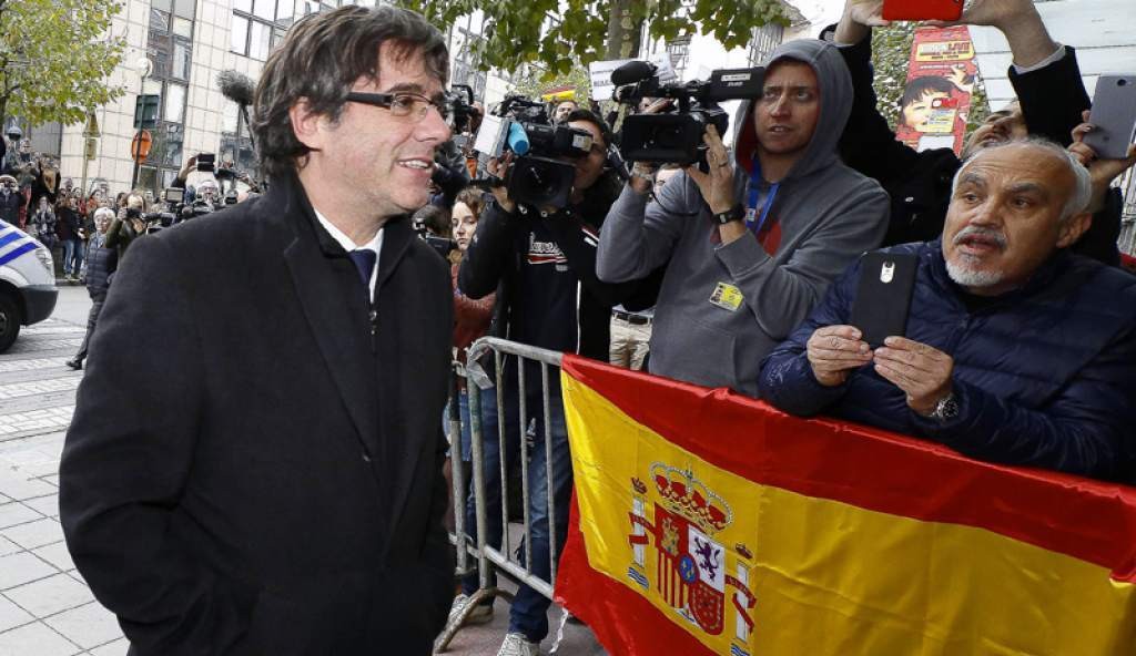 Puigdemont brussel·les bandera espanya