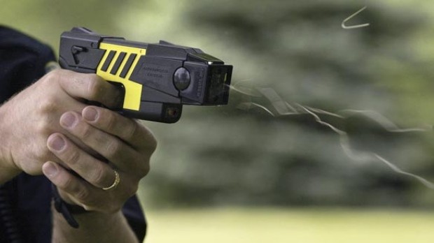 Taser pistola febrer